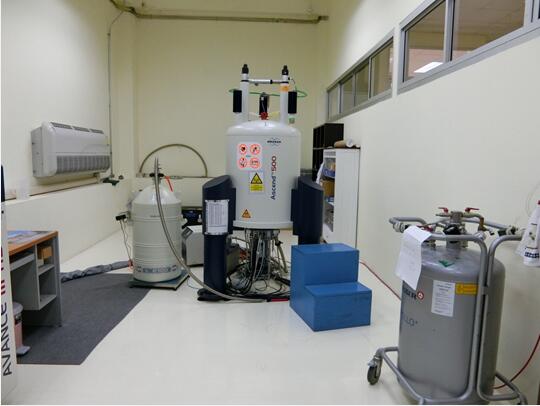 参观苏兰拉里理工大学实验室