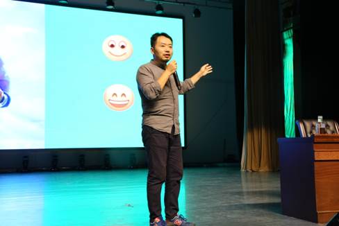 湖南工业大学工业设计系副主任田飞教授做报告