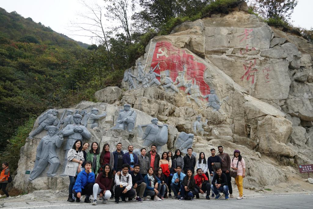参观红色教育基地老山界